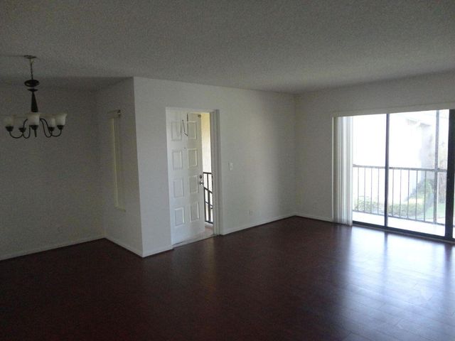 714 Sunny Pine Way C2, Greenacres, FL 33415