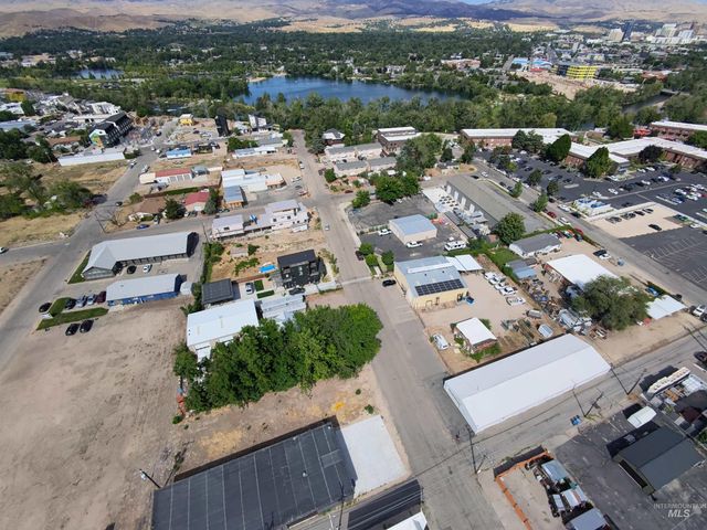 108 E 33 Rd Street, Garden City, ID 83714
