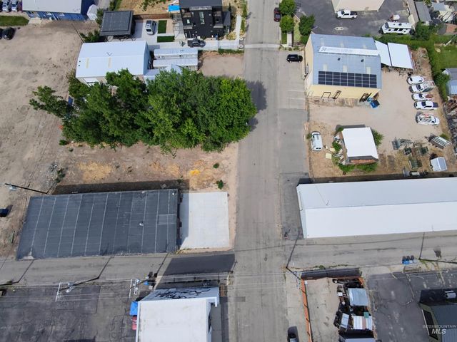 108 E 33 Rd Street, Garden City, ID 83714