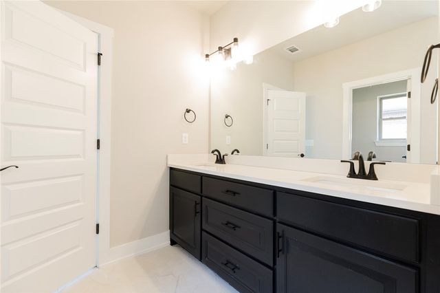 808 W Kelley Ann Street, Siloam Springs, AR 72761