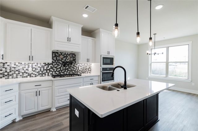 808 W Kelley Ann Street, Siloam Springs, AR 72761