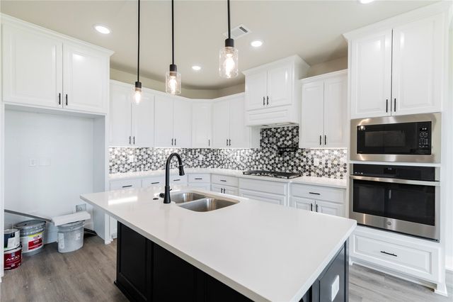 808 W Kelley Ann Street, Siloam Springs, AR 72761