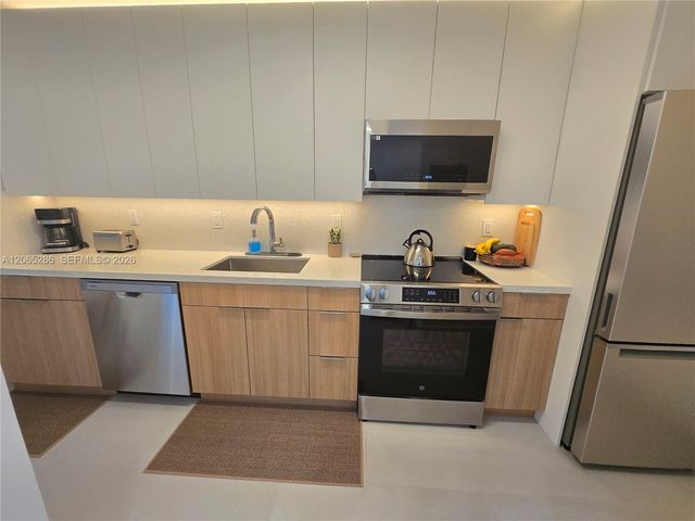 100 Lincoln Road 931, Miami Beach, FL 33139