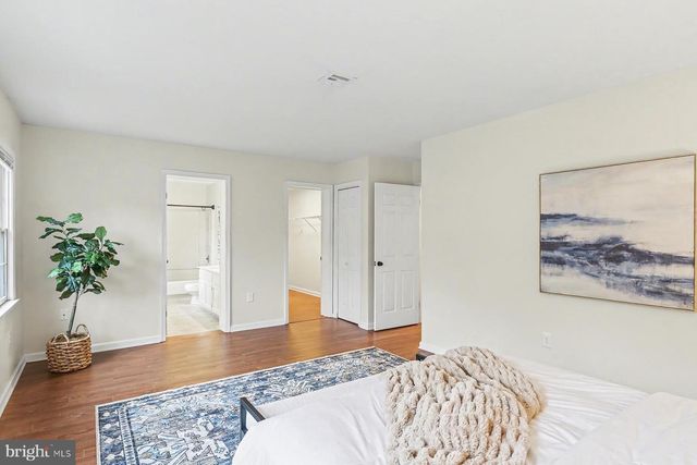 185 WYNTRE BROOKE DR, York, PA 17403