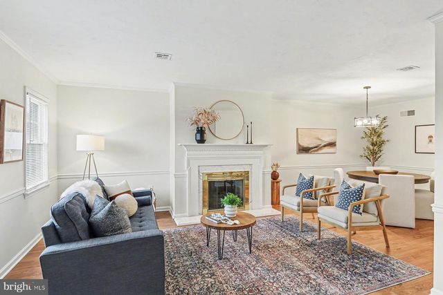 185 WYNTRE BROOKE DR, York, PA 17403