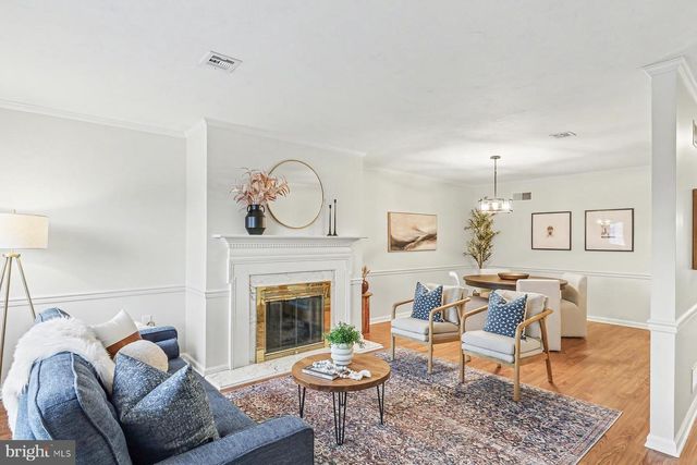 185 WYNTRE BROOKE DR, York, PA 17403