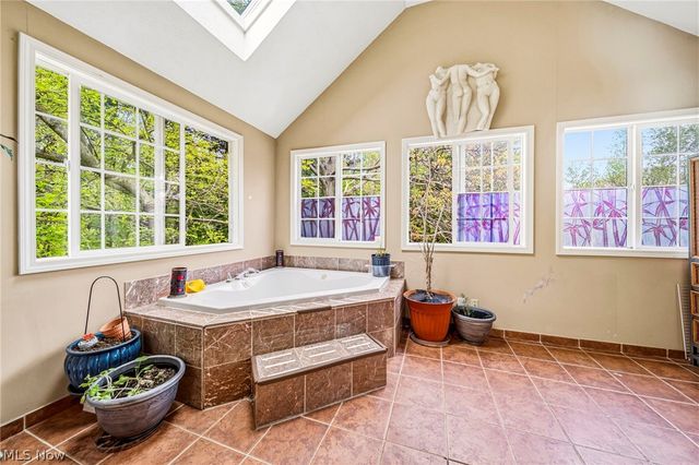 6453 Old Woods Road, Ashtabula, OH 44004