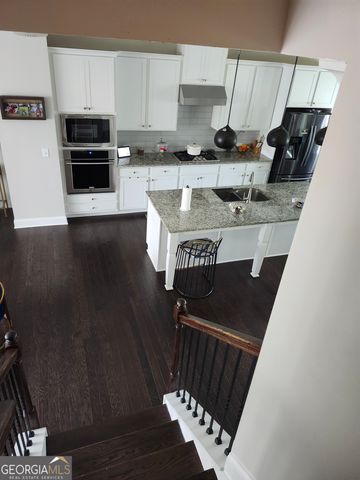 512 Via Secco Lane, Suwanee, GA 30024