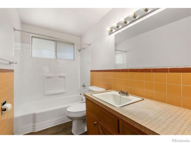 817 Litle Court, Loveland, CO 80537