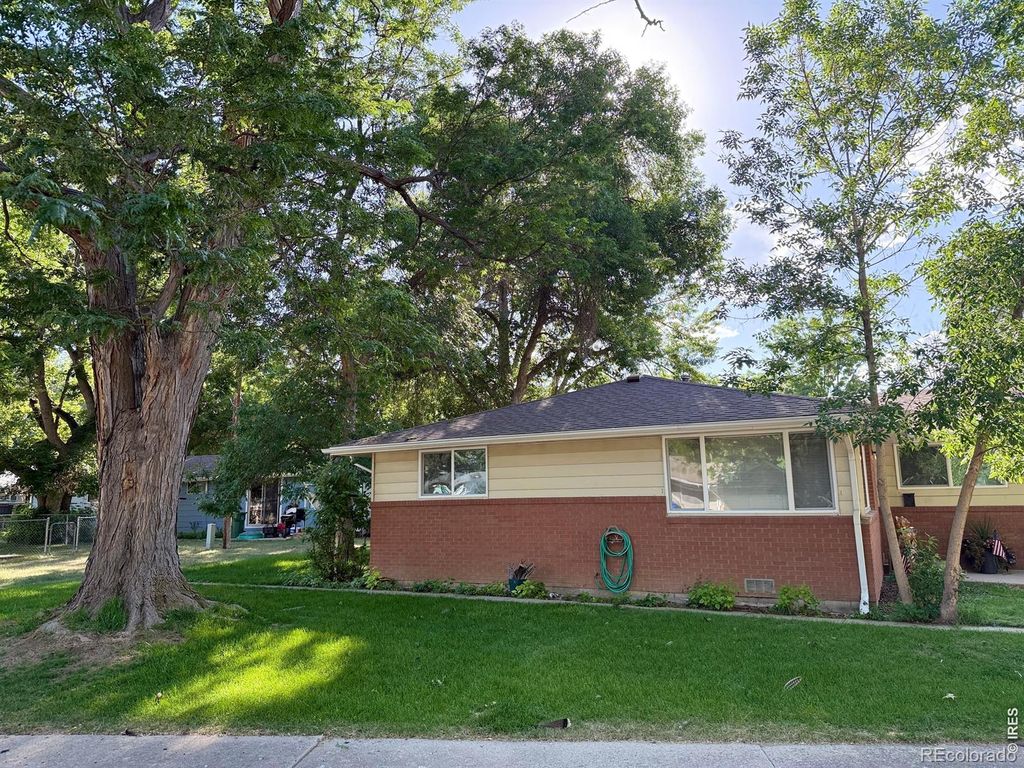 817 Litle Court, Loveland, CO 80537