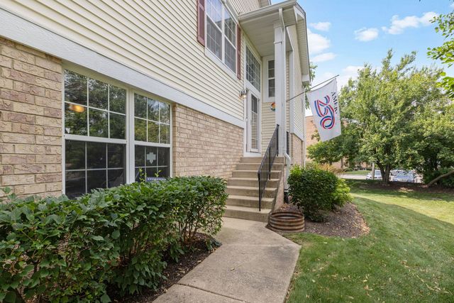 3059 Tangley Oaks Trail, Lisle, IL 60532