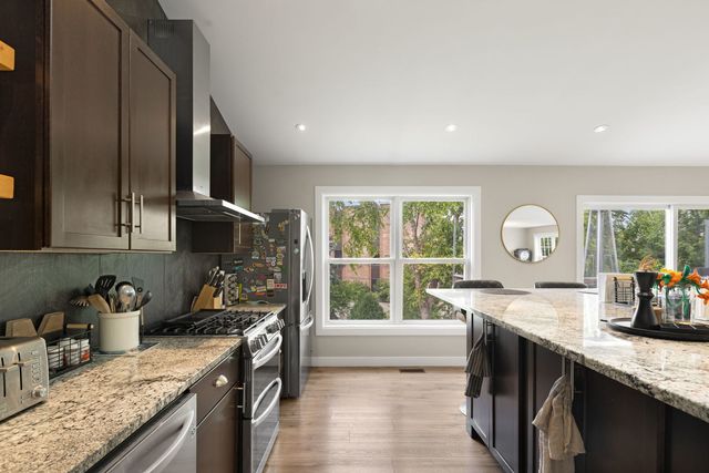 3059 Tangley Oaks Trail, Lisle, IL 60532