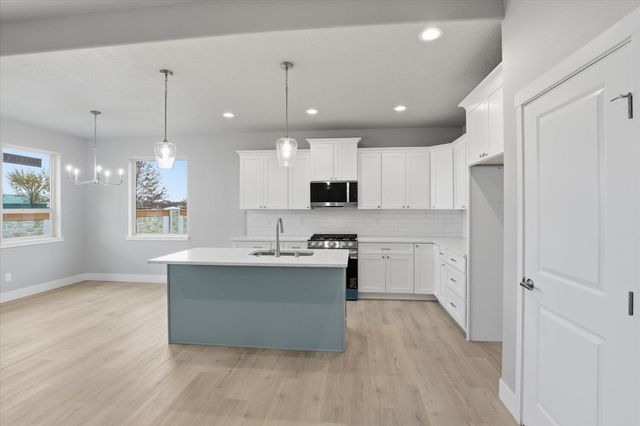 1109 - Unit 20 N Country Club Dr, Deer Park, WA 99006
