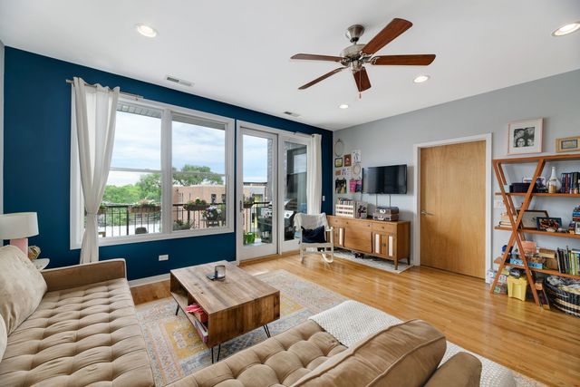 1822 W Irving Park Road 403, Chicago, IL 60613