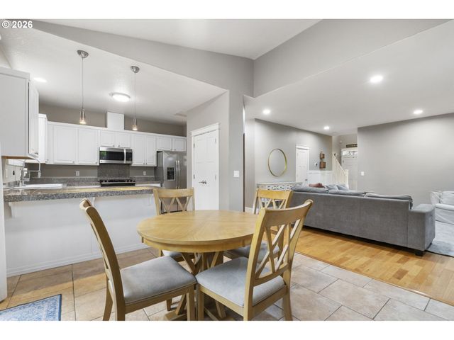 9250 Sw SAGERT St, Tualatin, OR 97062