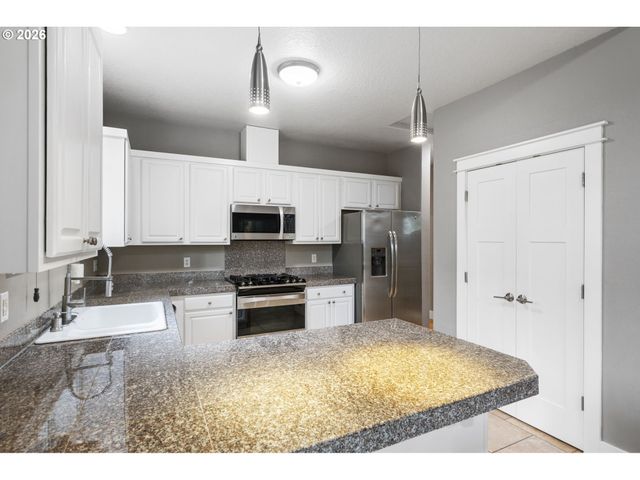 9250 Sw SAGERT St, Tualatin, OR 97062