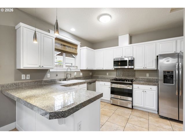 9250 Sw SAGERT St, Tualatin, OR 97062