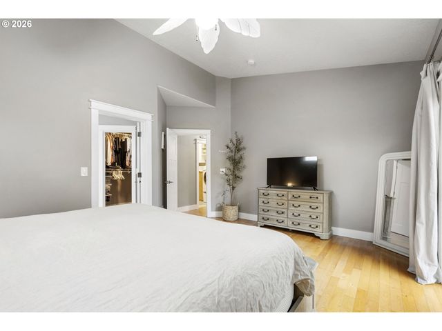 9250 Sw SAGERT St, Tualatin, OR 97062