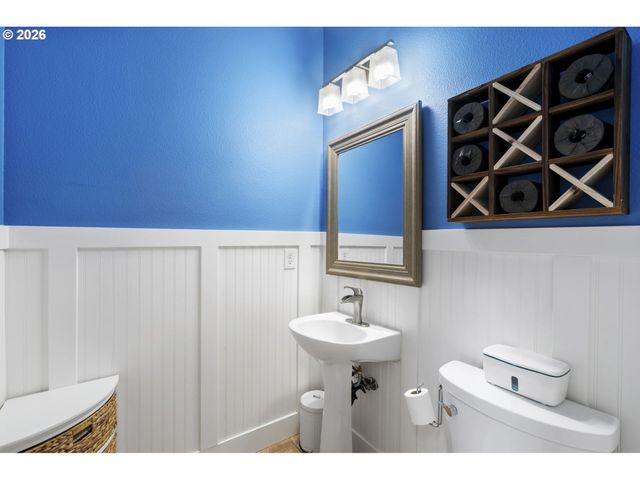 9250 Sw SAGERT St, Tualatin, OR 97062