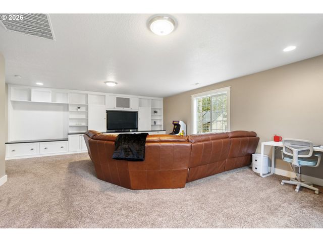 9250 Sw SAGERT St, Tualatin, OR 97062