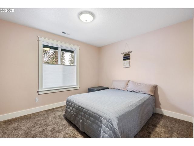 9250 Sw SAGERT St, Tualatin, OR 97062