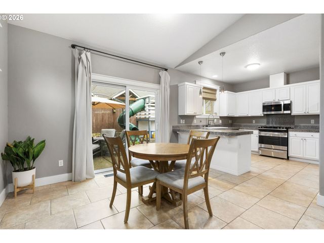 9250 Sw SAGERT St, Tualatin, OR 97062