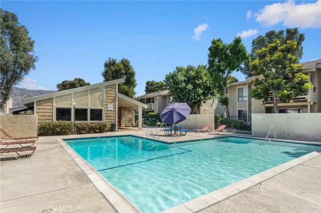 1130 E Alosta B102, Azusa, CA 91702