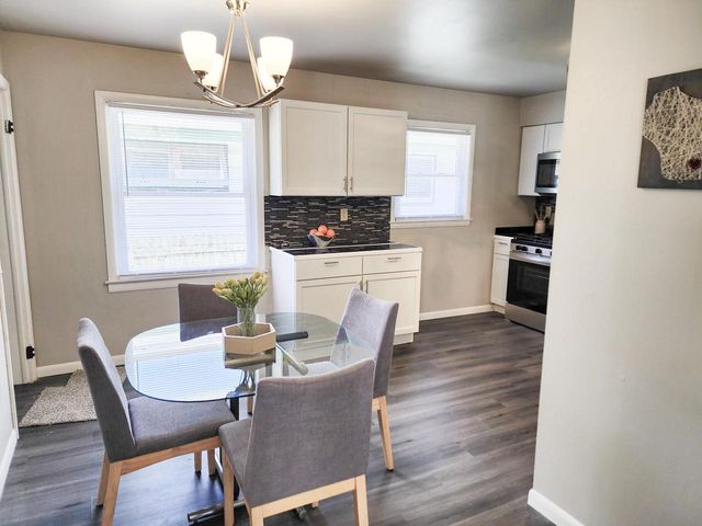 5925 N 75th STREET, Milwaukee, WI 53218