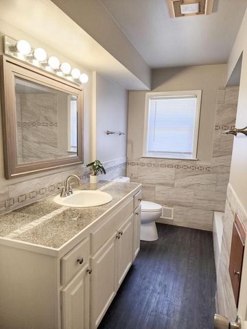 5925 N 75th STREET, Milwaukee, WI 53218