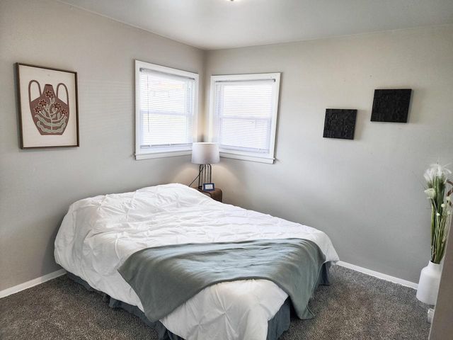 5925 N 75th STREET, Milwaukee, WI 53218