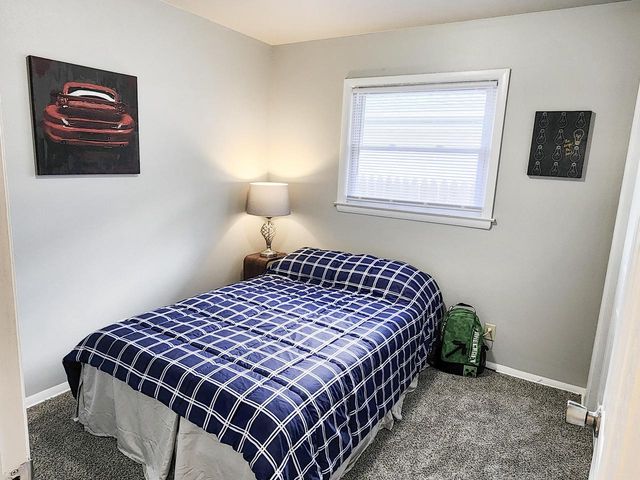 5925 N 75th STREET, Milwaukee, WI 53218