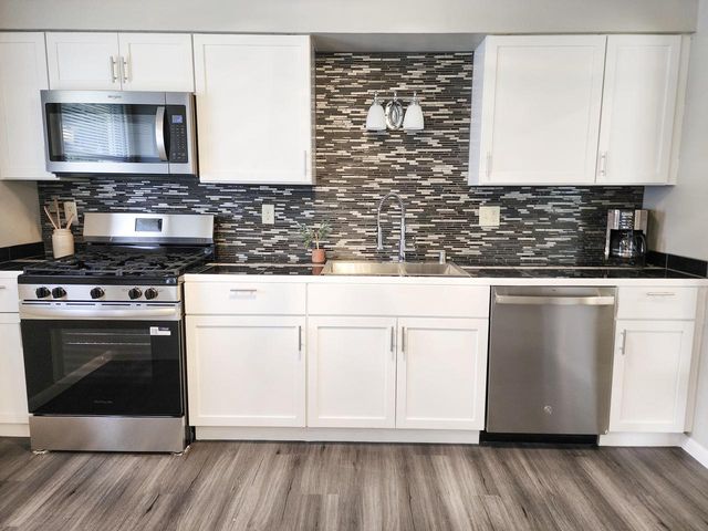 5925 N 75th STREET, Milwaukee, WI 53218