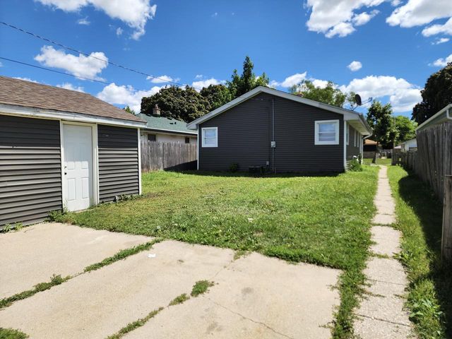 5925 N 75th STREET, Milwaukee, WI 53218