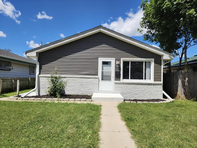 5925 N 75th STREET, Milwaukee, WI 53218