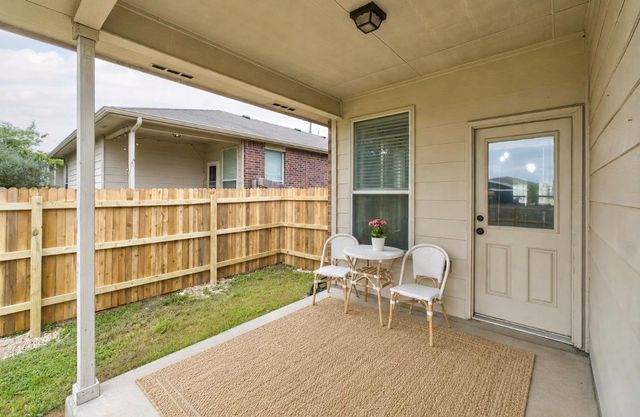 176 Willow Leaf LN, Buda, TX 78610