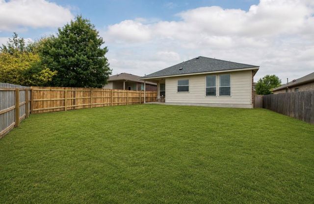 176 Willow Leaf LN, Buda, TX 78610