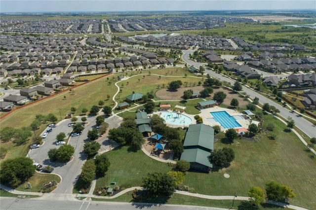 176 Willow Leaf LN, Buda, TX 78610