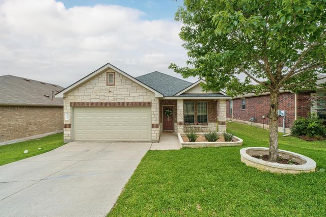 176 Willow Leaf LN, Buda, TX 78610