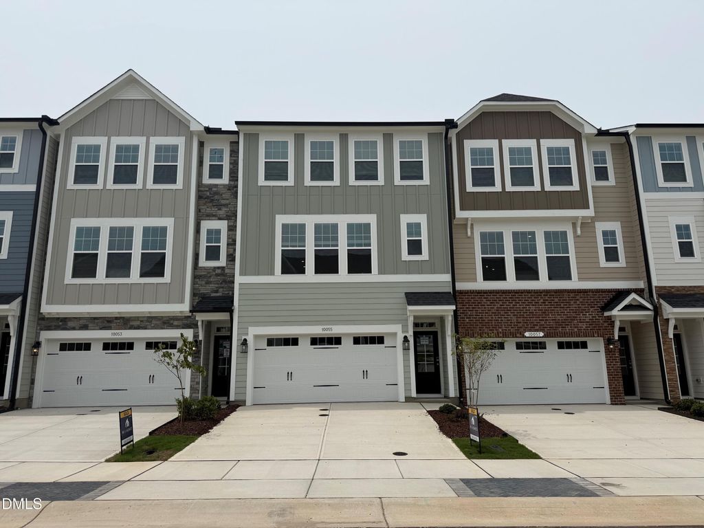10055 Secluded Gdn Drive 151, Apex, NC 27523