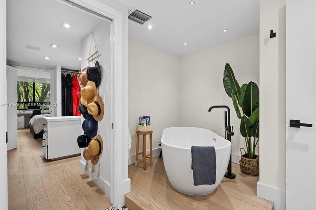 141 Crandon Blvd 237, Key Biscayne, FL 33149