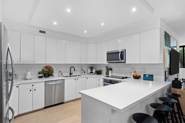 141 Crandon Blvd 237, Key Biscayne, FL 33149