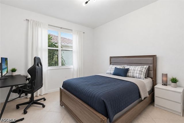 1648 Alameda DR, Naples, FL 34120