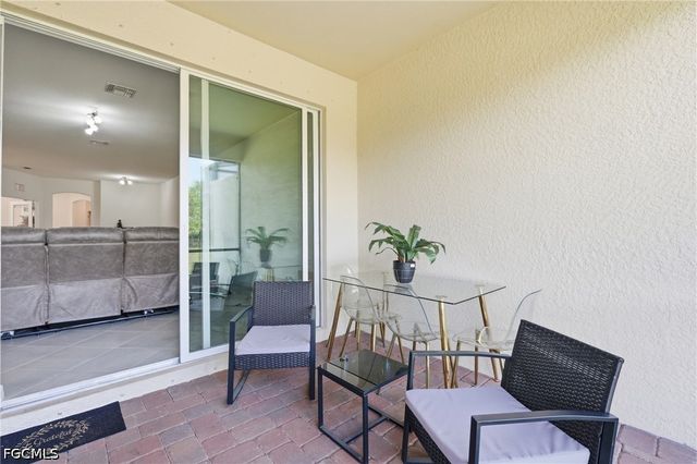 1648 Alameda DR, Naples, FL 34120