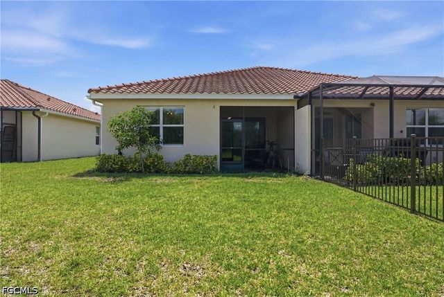 1648 Alameda DR, Naples, FL 34120