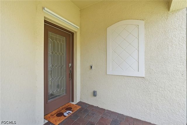 1648 Alameda DR, Naples, FL 34120