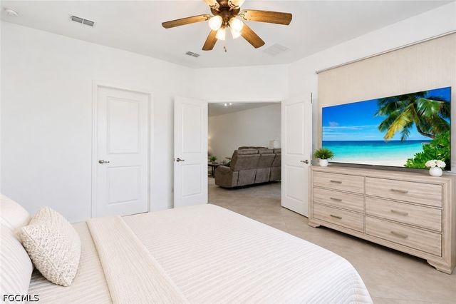 1648 Alameda DR, Naples, FL 34120