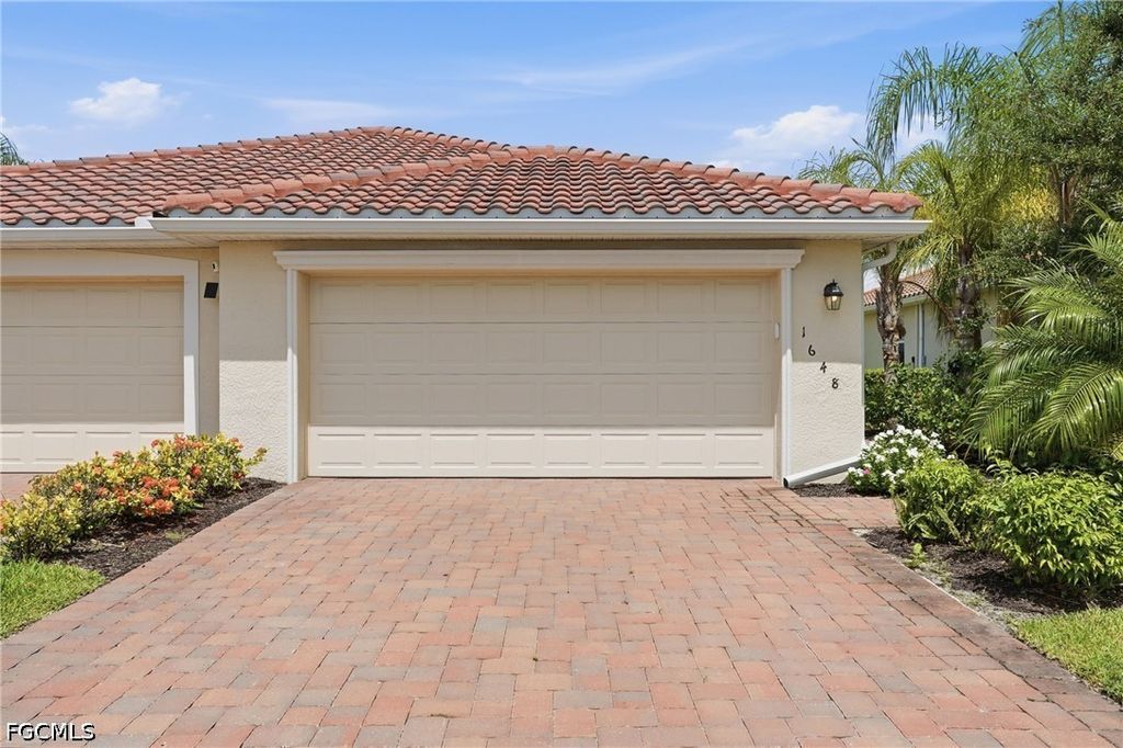 1648 Alameda DR, Naples, FL 34120