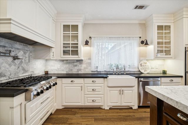 2602 Kings Forest Drive, Kingwood, TX 77339