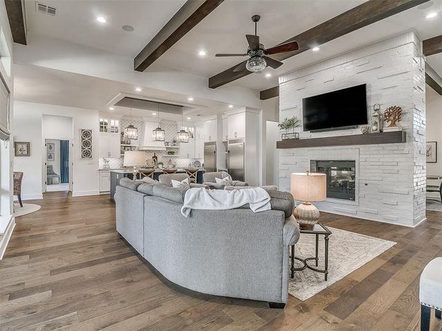 1417 Regency Bridge Circle, Edmond, OK 73034