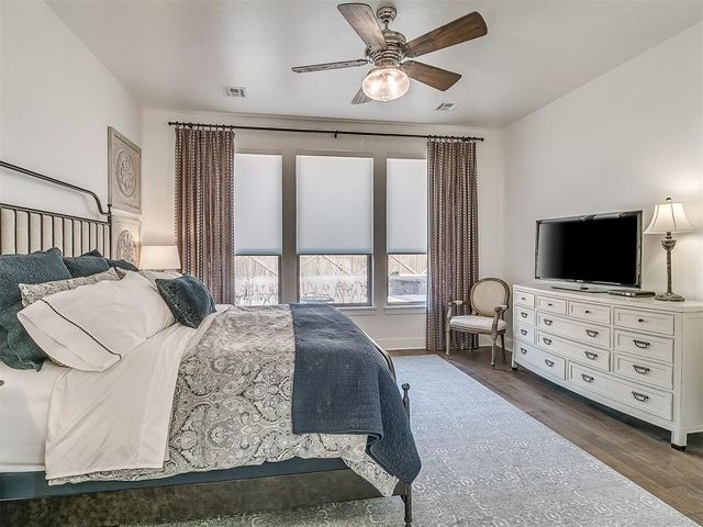 1417 Regency Bridge Circle, Edmond, OK 73034